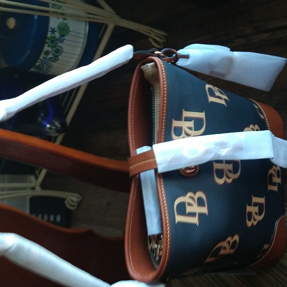 Dooney and Bourke - Picture 2 of 5